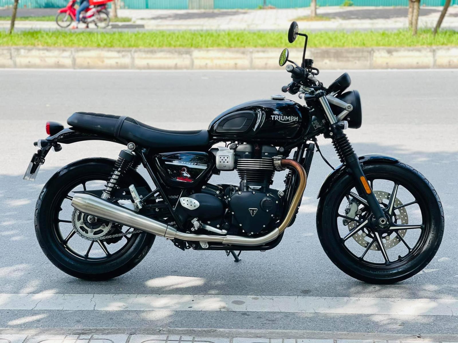 Certified PreOwned 2020 Triumph Street Twin Matte Ironstone  Motorcycles  in North Miami Beach FL  TRI968217