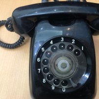 Điện thoại quay số Nhật xưa. Sử dụng tốt.