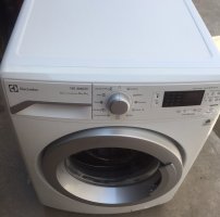 Máy giặt Electtolux inverter 9 kg