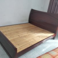 Thanh lý giường gỗ 1m75x2m màu nâu mới 90%
