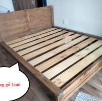 Dọn nhà thanh lý giường gỗ tự nhiên 1m6 rất chắc