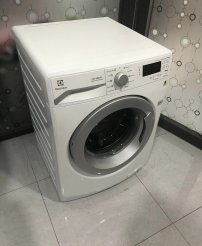 máy giặt 9kg  cửa ngang 