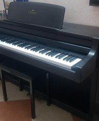 Thanh lý piano điện CLP-156
