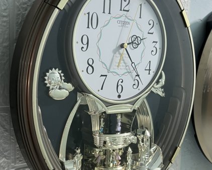 Đồng hồ treo tường Citizen có nhạc, con xoay, kt 33x40cm -6