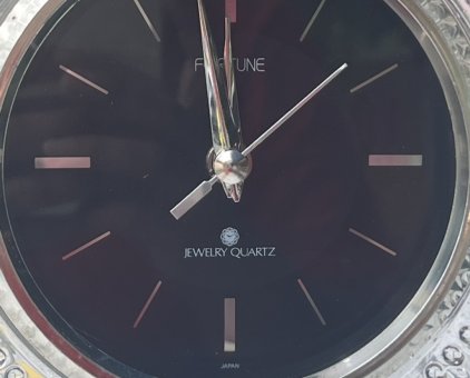 Đồng hồ pha lê  để bàn Fortune (Japan)  kt 25x28cm, còn mới long lanh -6